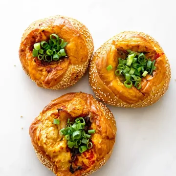 Çedar Peynirli Domatesli Soğanlı Sandwich